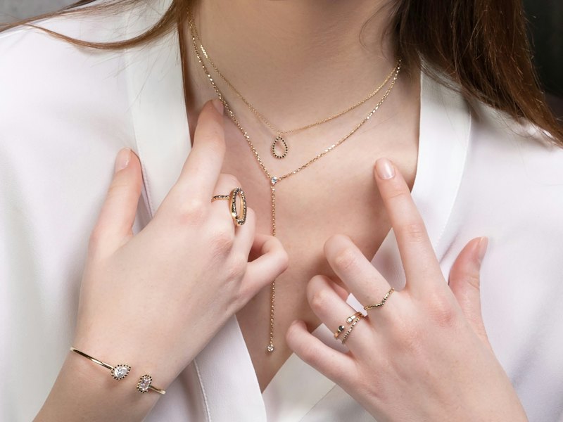 Gold necklace and bracelet